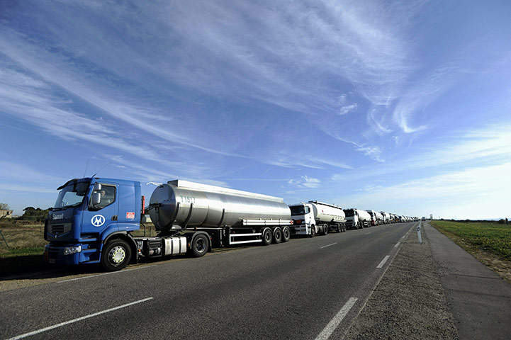 french strikes: Tanker trucks queue for refill on Octobe