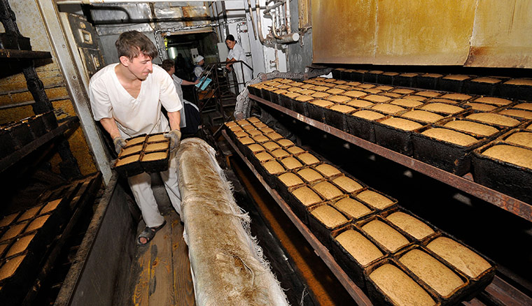 Food prices: A staff of Stavropol bread-baking plant