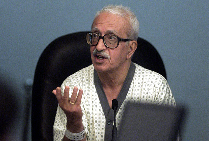 Tariq Aziz: Tariq Aziz testifies for the defence during Saddam's trial