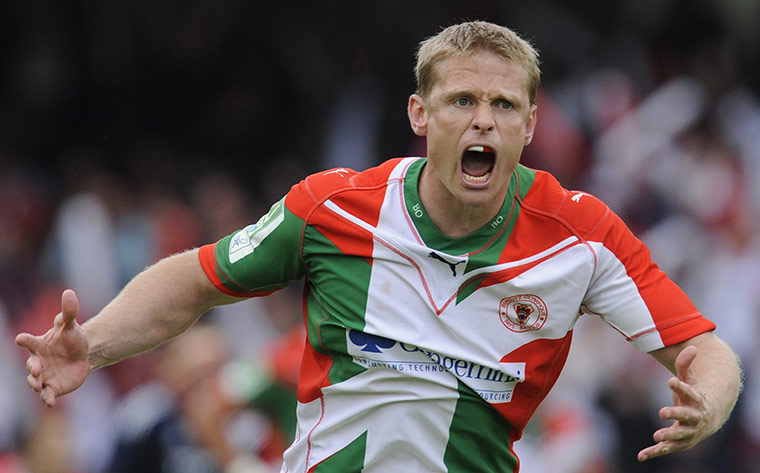 2003 RWC winners: Iain Balshaw celebrates Biarritz's 18-7 victory over Munster