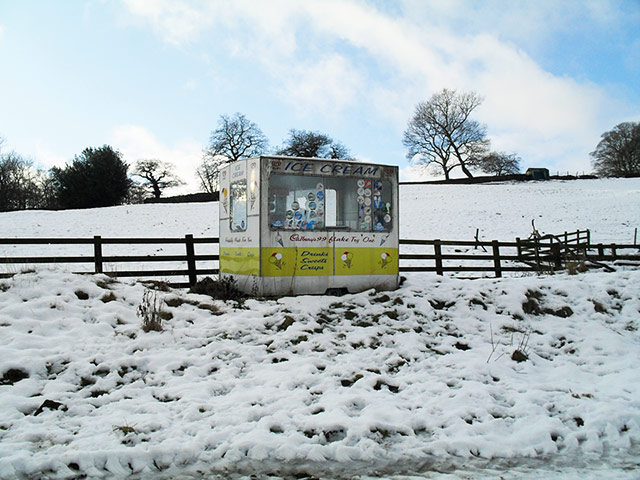 In Pictures: cold: Ice cream hut in West Yorkshire