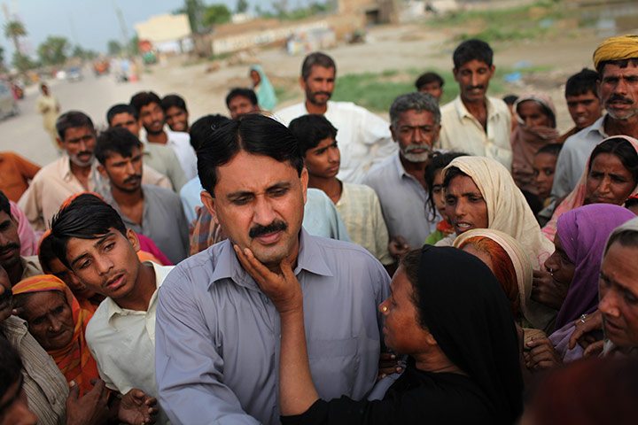 Pakistan floods- Punjab: Jamshed Dasti, a politician of the Pakistan People's Party