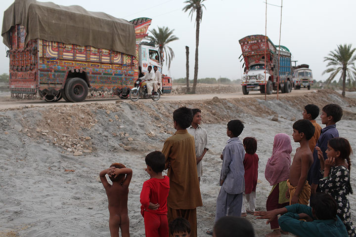 Pakistan floods- Punjab: Children from Chah Muslim Khan