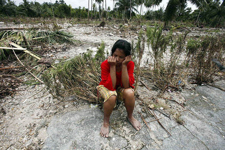 24 hours in pictures: Indonesia tsunami and earthquake aftermath