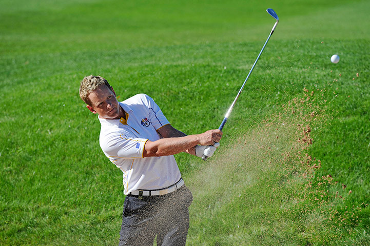 Ryder Cup 4 Jenkins: Luke Donald bunker shot on 14th green Ryder Cup 2010 day four