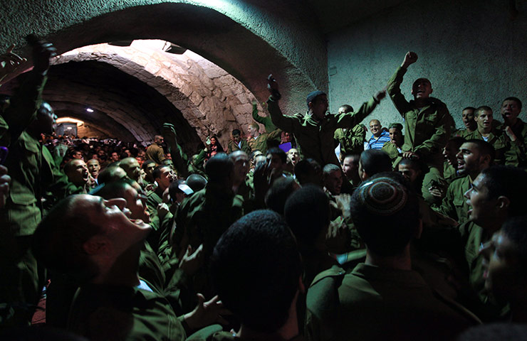 24 hours in pictures: Israel infantry paratroopers ceremony at Western Wall in Jerusalem