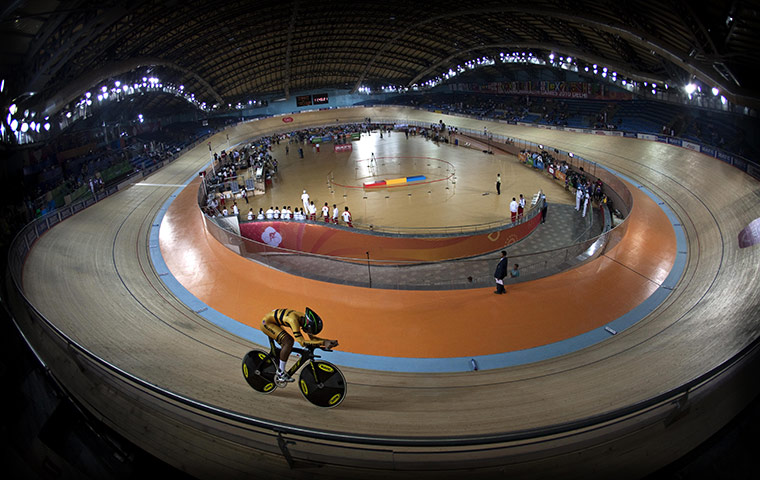 CWG Day 2: Malaysian cyclist Mohammad Amrun races in the men's individual pursuit