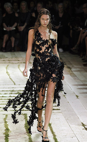 Alexandar Mcqueen Paris : Alexandar Mcqueen