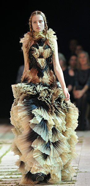 Alexandar Mcqueen Paris : Alexander McQueen