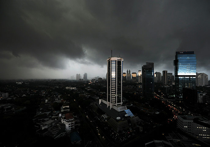 24hours: Dark clouds are seen over Jakarta's sky