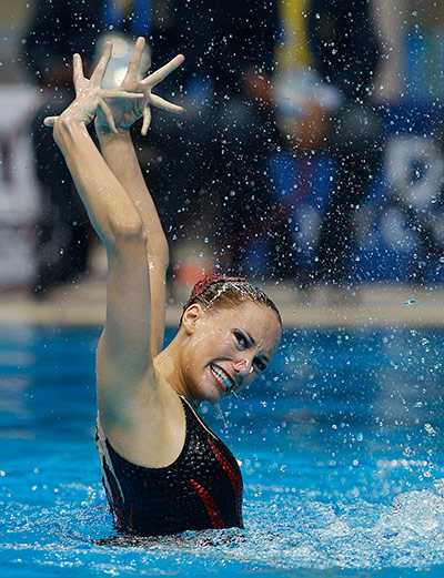 Commonwealth Games Day 4: Jenna Randall performs her free routine to win silver commonwealth games