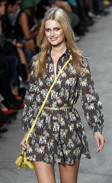 paris fashion day 9: Paul and Joe Ready-to-Wear Spring-Summer 2011