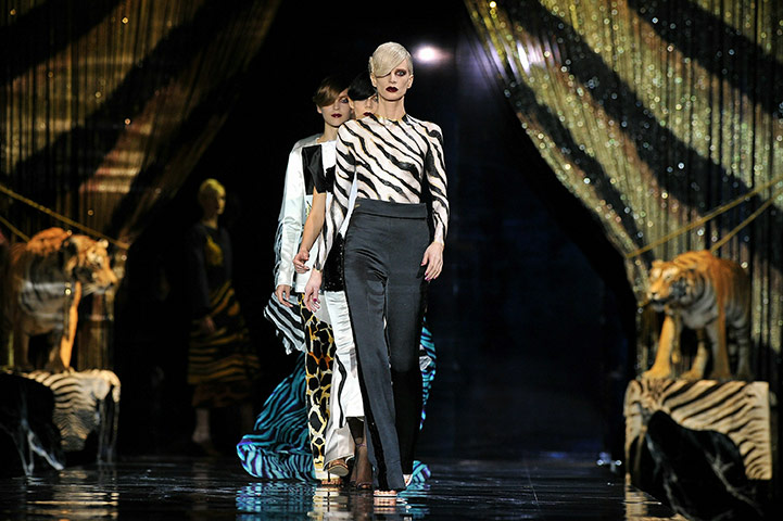 paris fashion day 9: Louis Vuitton Ready to Wear Spring/Summer 2011 