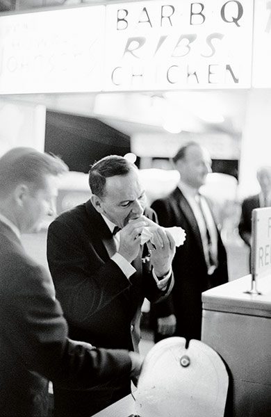 The Rat Pack: Eating hot dogs in Miami