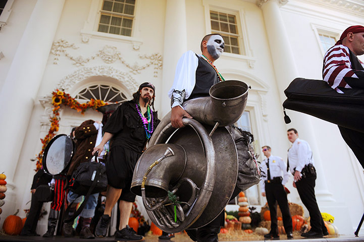 Obama halloween: President Obama And First Lady Celebrate Halloween At The White House