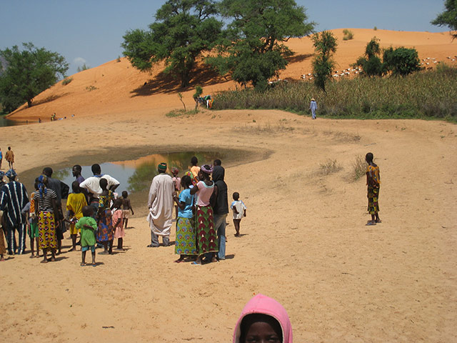 MDG Mali: Desertification on the outskirts of the town of Annakila