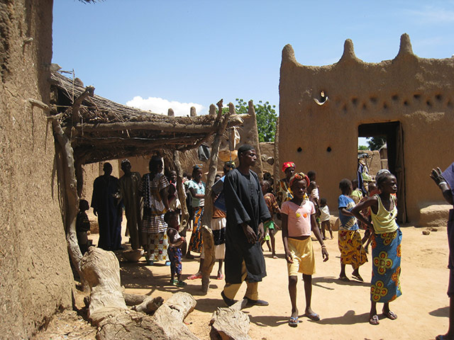 MDG Mali: Desertification on the outskirts of the town of Annakila