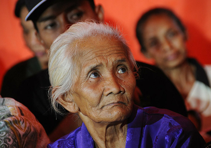 Mount Merapi: Evacuated as Mount Merapi spews heat clouds and ash