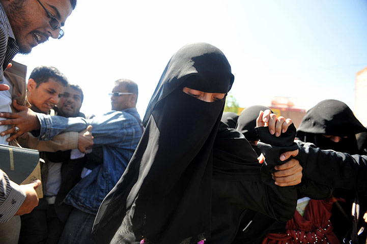 24 hours in pictures: Hanan al-Samawi