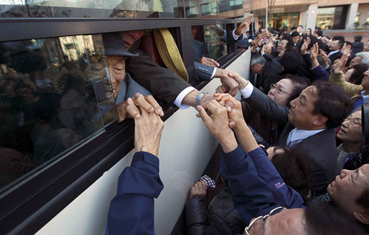 24 hours in pictures: Korean family reunion visit