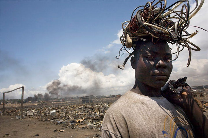 Prix Pictet: Nyaba Leon Ouedraogo The Hell of Copper,  Accra, Ghana 