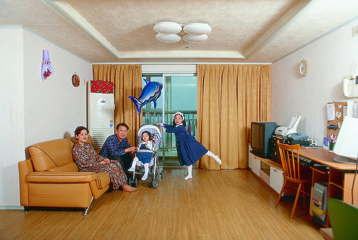 Prix Pictet: Yeondoo Jung: Gwangjin-gu, Seoul detail from the series Evergreen Tower,