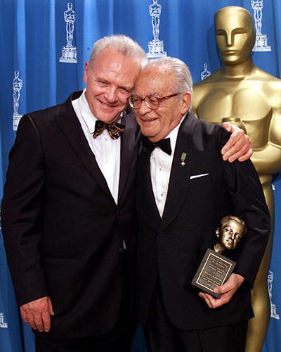 Dino Di Laurentiis: Actor Anthony Hopkins stands with producer Dino De Laurentiis