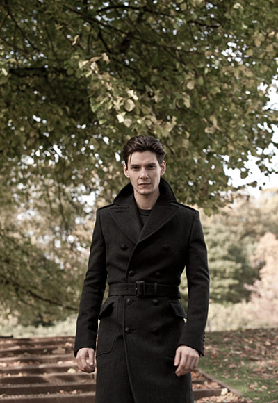 Ben Barnes fashion: Ben Barnes in Burberry