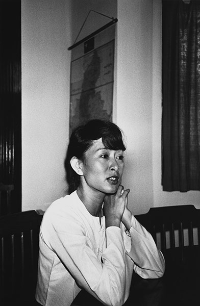 Aung San Suu Kyi release: 1989: Aung San Suu Kyi, Yangon