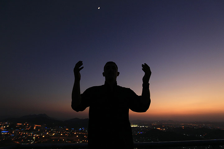 24 hours in pictures: Hajj pilgrimage in Mecca