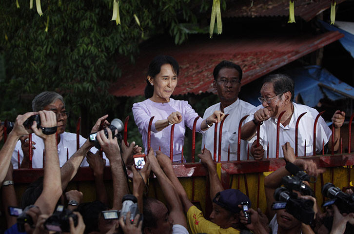  Aung San Suu Kyi: Aung San Suu Kyi