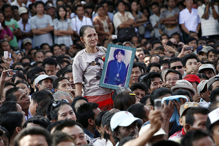 Aung San Suu Kyi release : Supporters listen to Aung San Suu Kyi speak