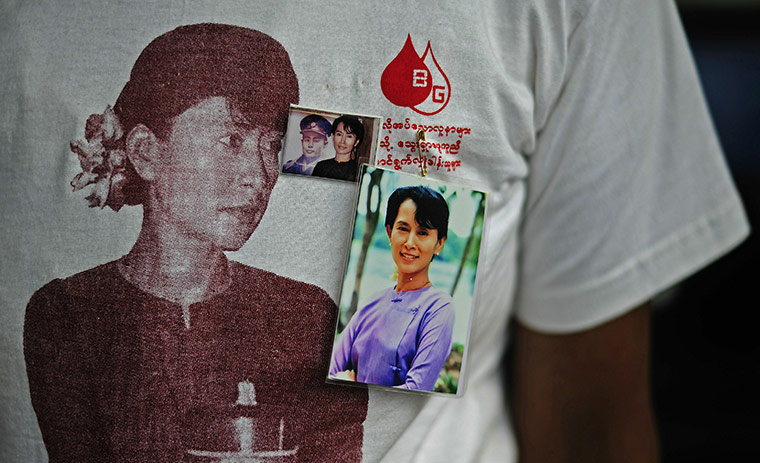 Aung San Suu Kyi release :  A supporters waits for Aung San Suu Kyi 