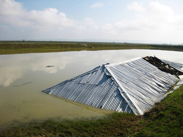 MDG Burma 2008 cyclone : survivors of Cyclone Giri 