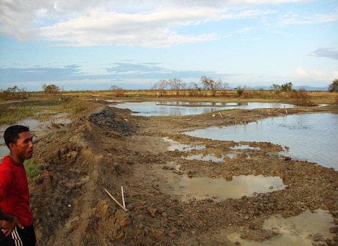 MDG Burma 2008 cyclone : survivors of Cyclone Giri 