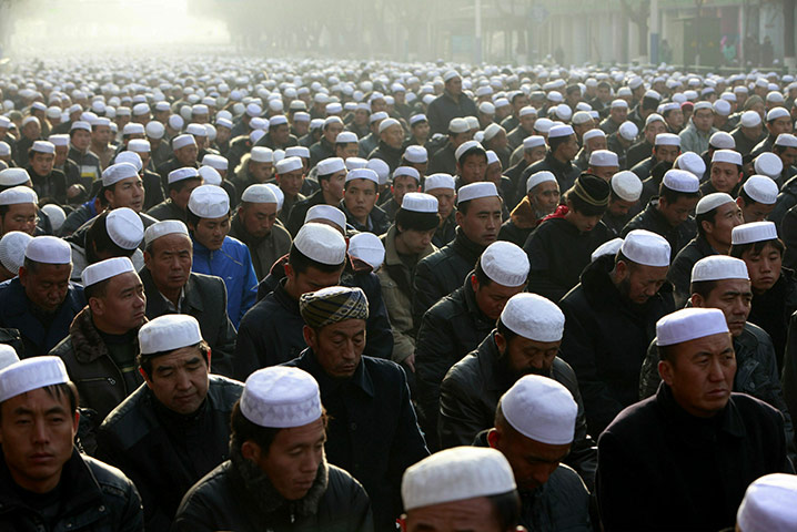 Eid al-Adha: Muslims listen to the speech of an imam in Xining, China