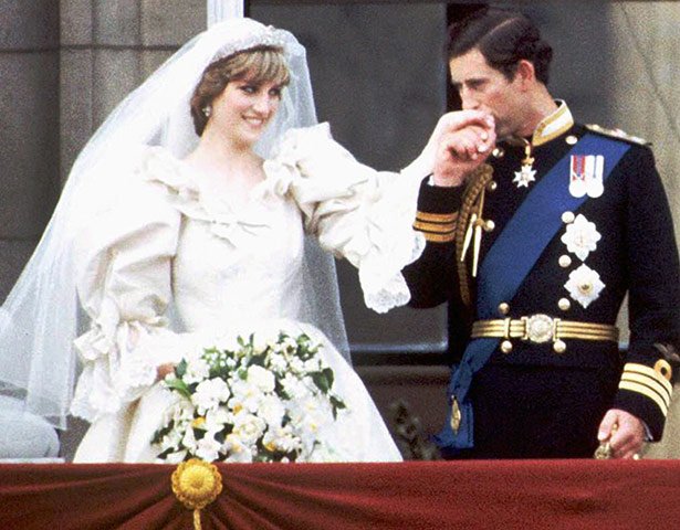Royal Weddings: Prince Charles and  Diana Spencer on the balcony of Buckingham Palace