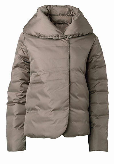 Fashion trends: Beige down jacket by Gap