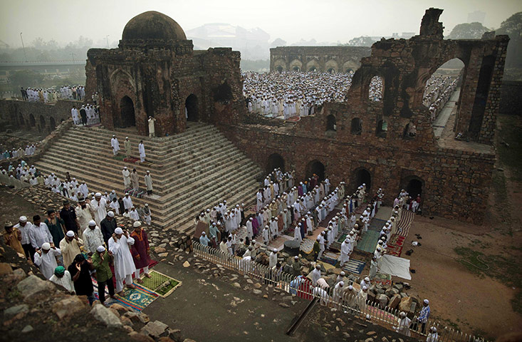 Eid al-Adha: Indian Muslims pray in the ruins of the Feroz Shah Kotla Mosque