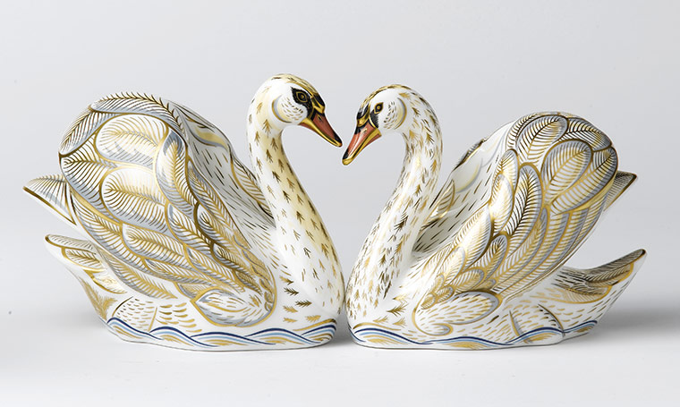 Kate and William Wedding: Female and male swan called William and Kate