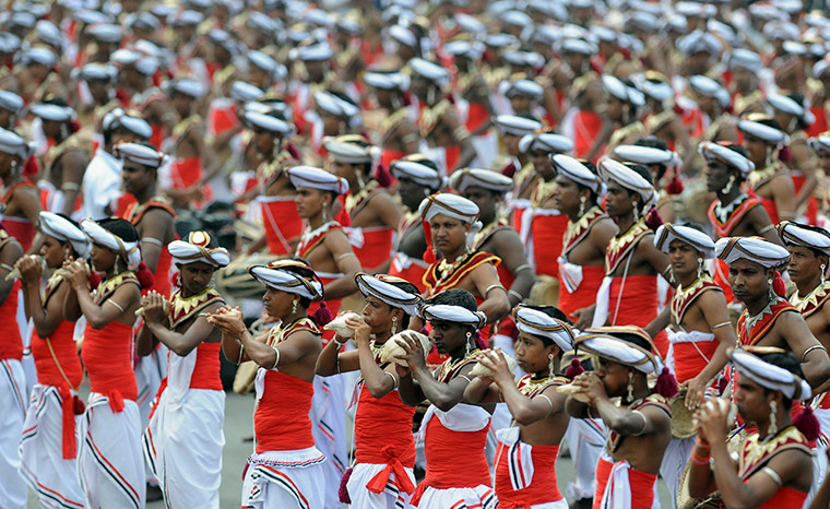 24 hours in pics: Sri Lankan dancers perform for President Mahinda Rajapakse