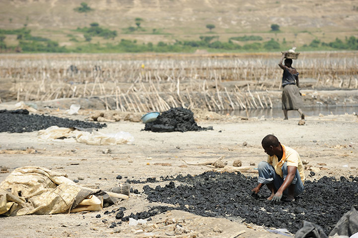Lake Katwe: Katwe Salt Pan, Oxfam, Rwenzori, Uganda
