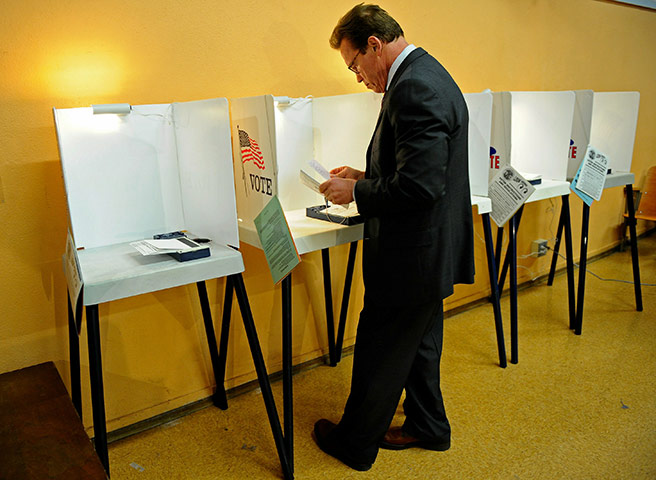 US midterm elections: Los Angeles, California: Governor Arnold Schwarzenegger votes 