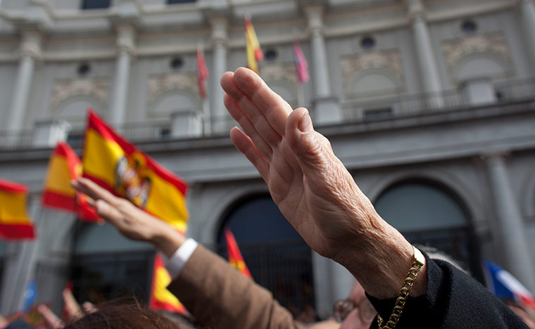 24 hours in pictures: franco supporters in spain