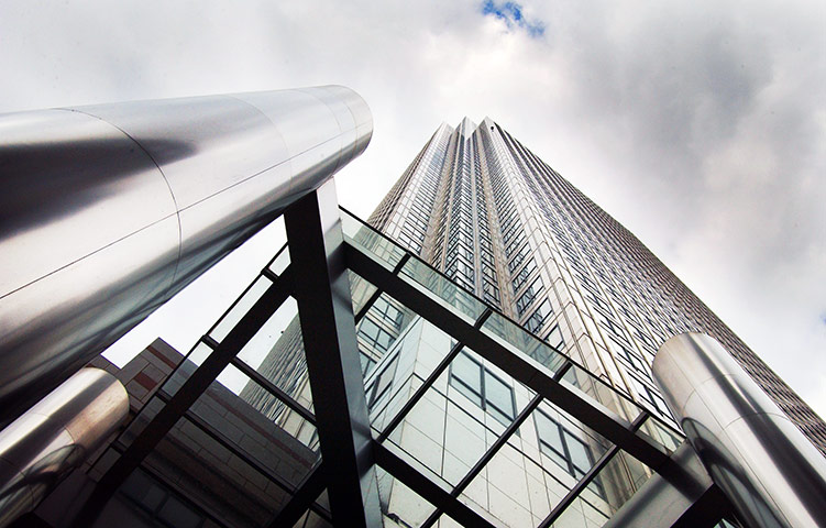 Tall buildings: Canary Wharf tower at One Canada Square