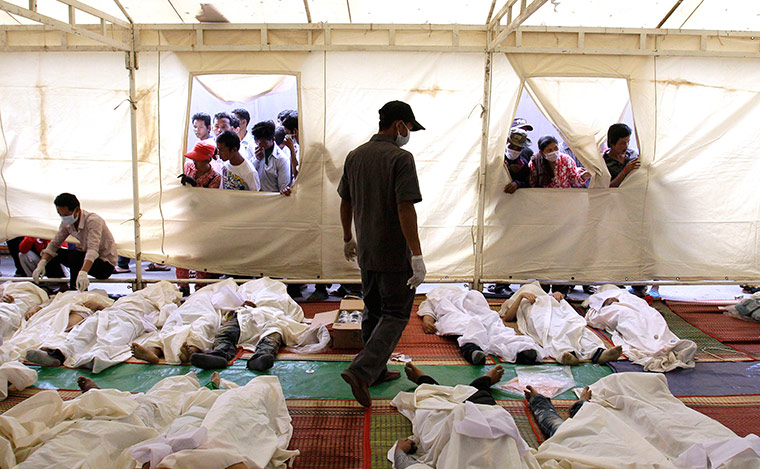 24 hours in pics: Victims of stampede are laid at Preah Kossamak Hospital in Phnom Penh