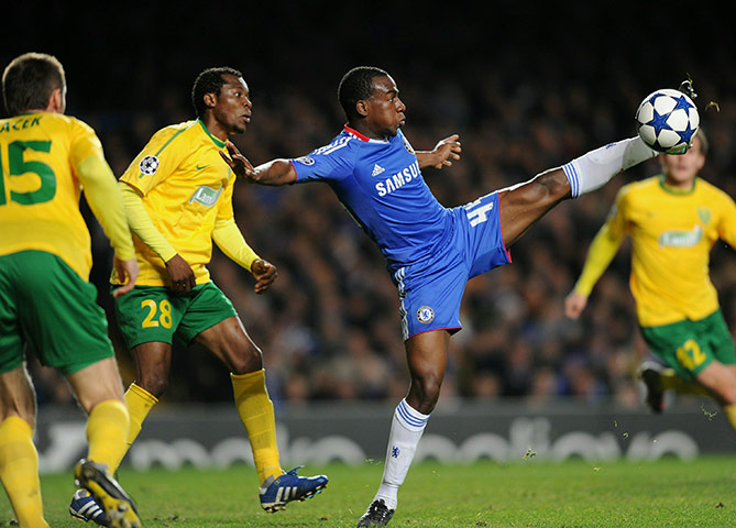 Champions League Tuesday: Gael Kakuta stretches to control the ball 