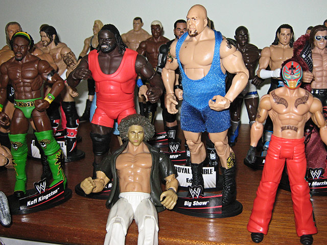 In pictures: hard: Model wrestlers