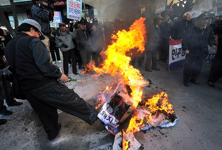 North Korea Update: South Korean activists burn anti-North K