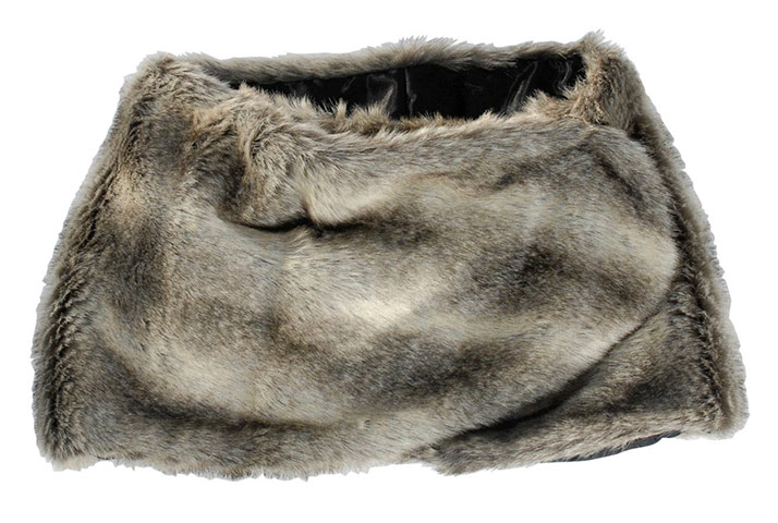 Key trends: faux fur: Scarf